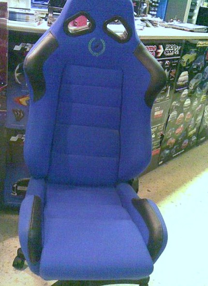 *ASIENTO DEPORTIVO CORBEAU ABATIBLE TARGA 2000 AZUL CB07